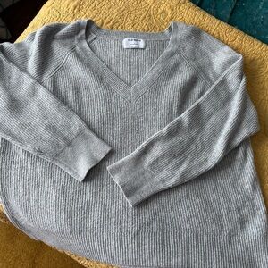 Old navy gray sweater size L - Like New
